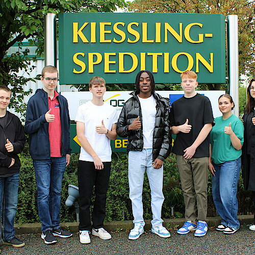 Erfolgreicher Ausbildungsstart für sieben neue Azubis in 2023 bei der Kiessling-Spedition