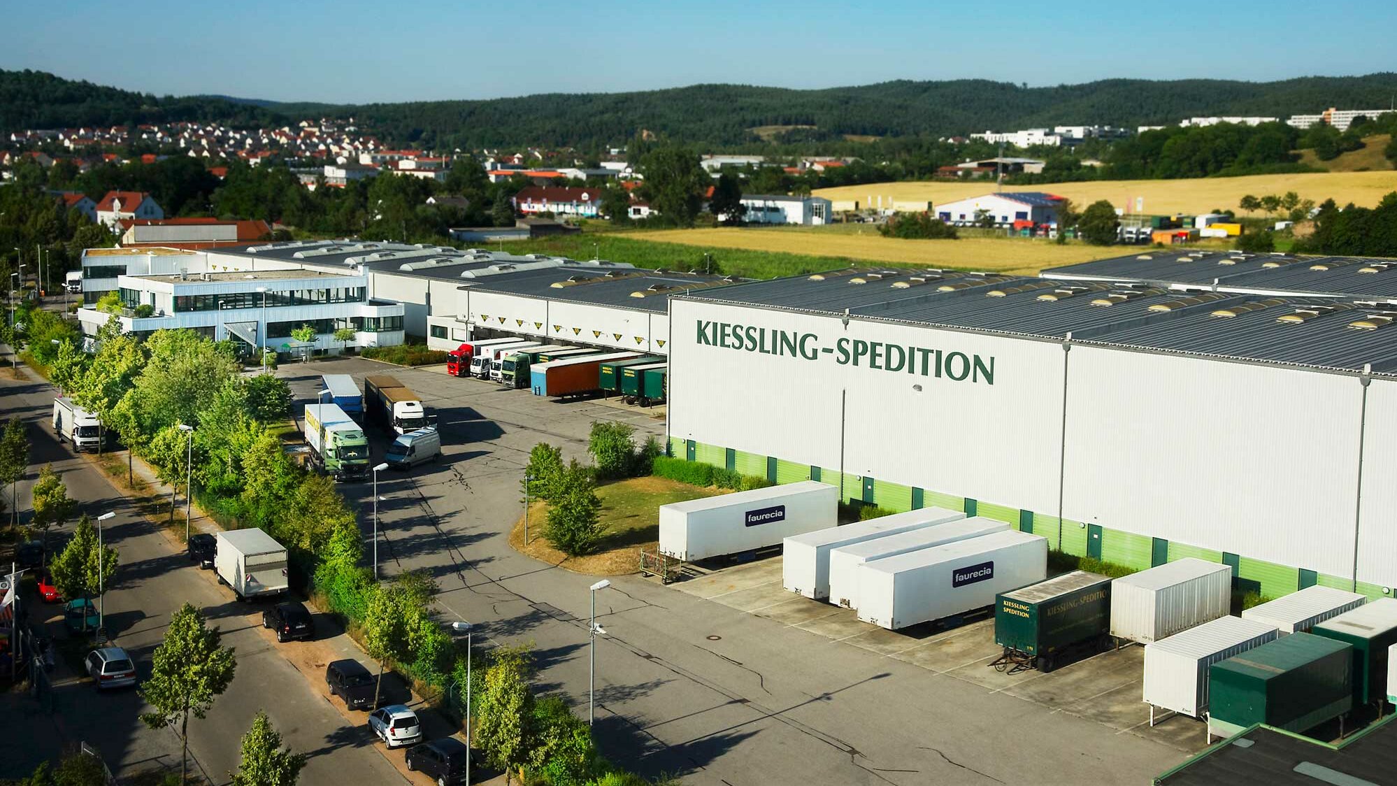 In 1994 the logistics center in Regenstauf was put into operation