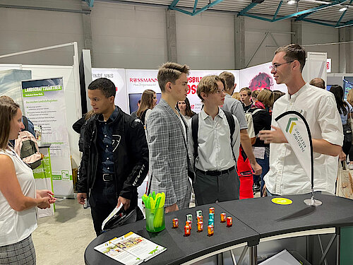 Besucher am Kiessling Messestand Vocatium 2022